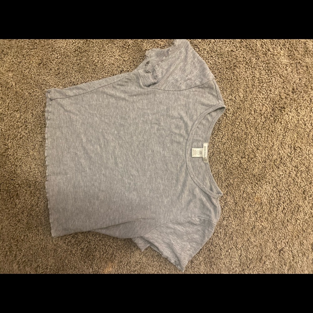 gray shirt